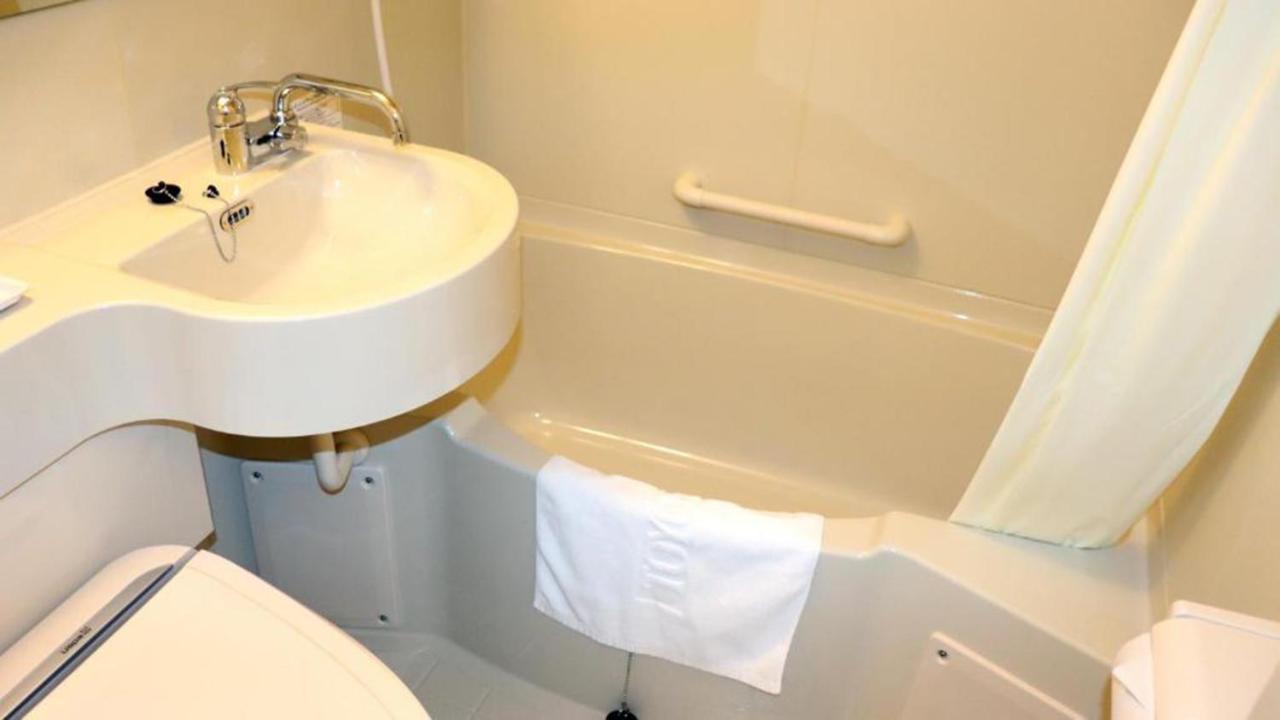 Toyoko Inn Hon-Atsugi-Eki Minami-Guchi Extérieur photo
