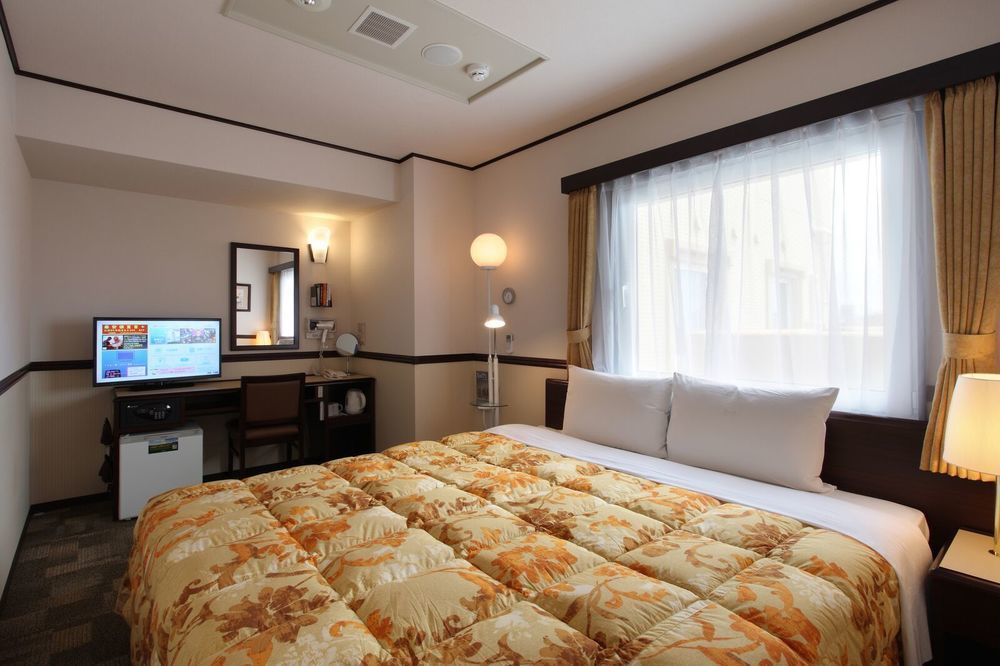 Toyoko Inn Hon-Atsugi-Eki Minami-Guchi Extérieur photo
