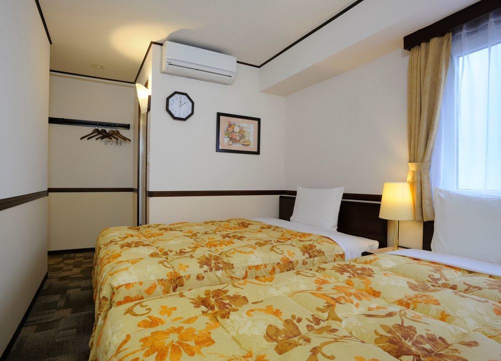 Toyoko Inn Hon-Atsugi-Eki Minami-Guchi Extérieur photo