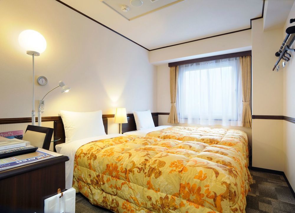 Toyoko Inn Hon-Atsugi-Eki Minami-Guchi Extérieur photo